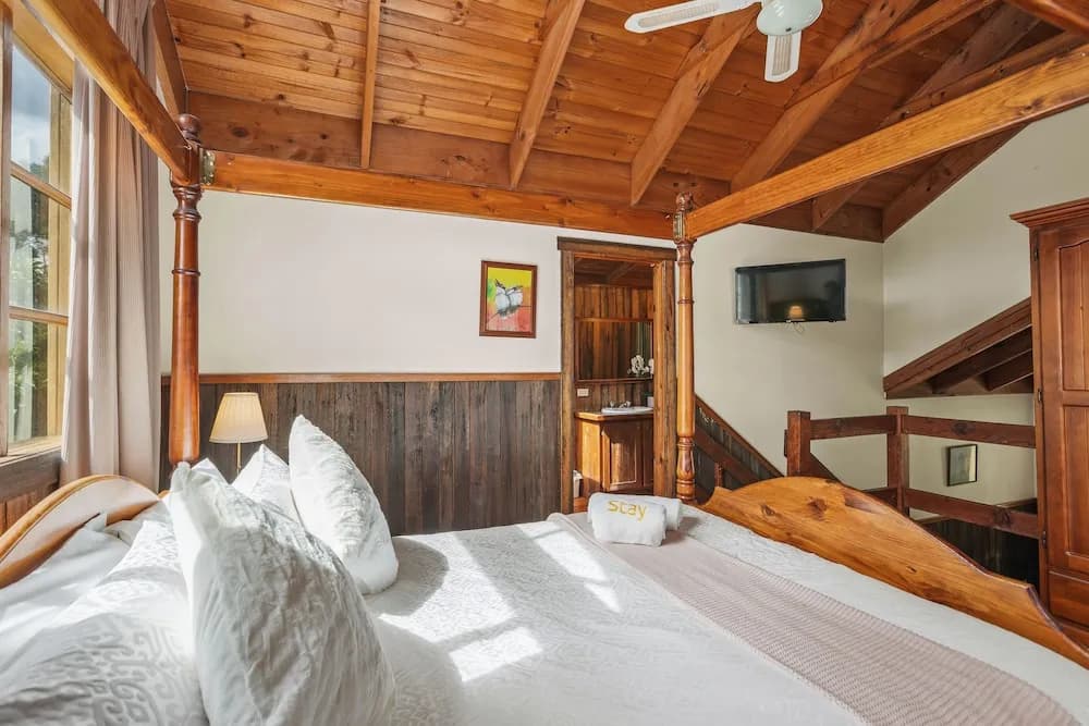 StayAU 1BR Rustic Picturesque Cottage - photo 2
