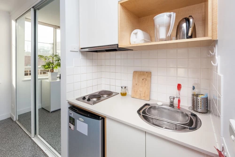 HENRIETTA, Carlton Studio Apartment - photo 9