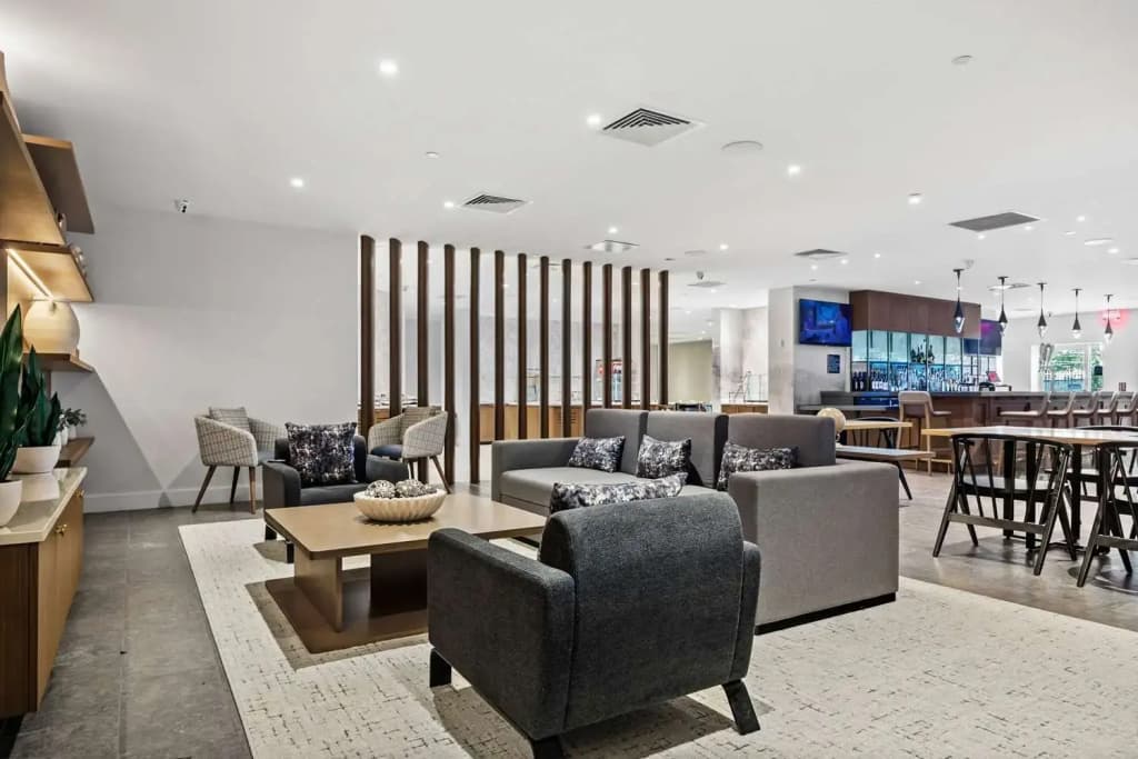 Doubletree By Hilton New York Jfk Airport Hotel - photo 1