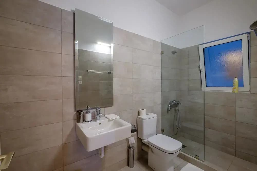 Olala Kolonaki Chic & Spacious 3BR Flat w/ balcony - photo 8