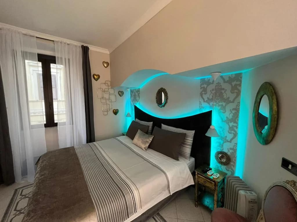 Spanish Steps bedroom - photo 11