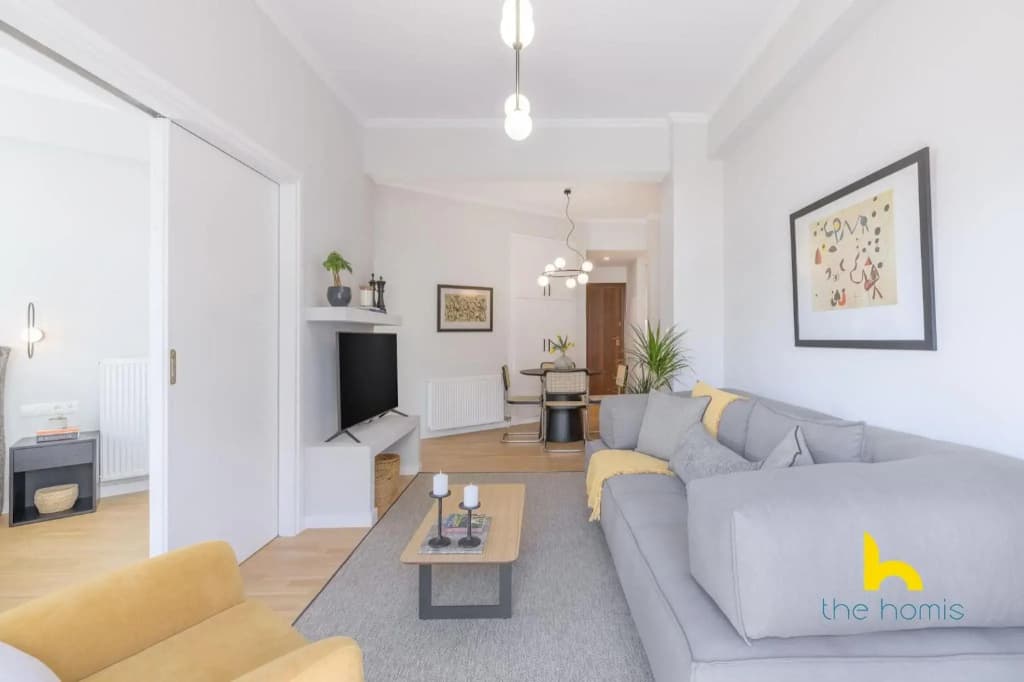Sun-Splashed 2-BDR Corner Apartment with Hillside views! - photo 15