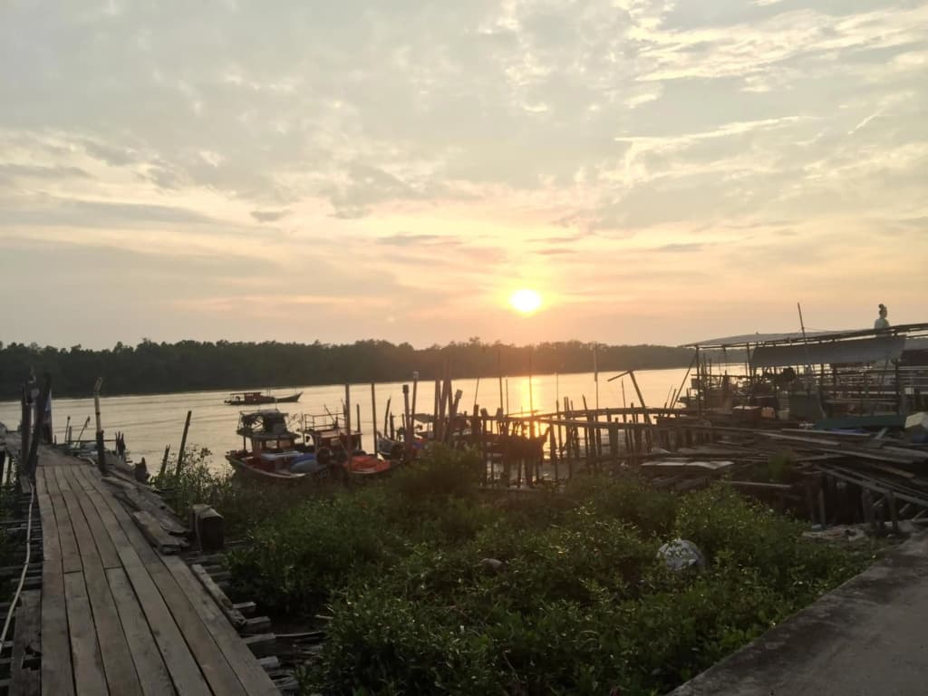 Gone Fishin Kuala Selangor 2 Min to Sky Mirror - photo 5
