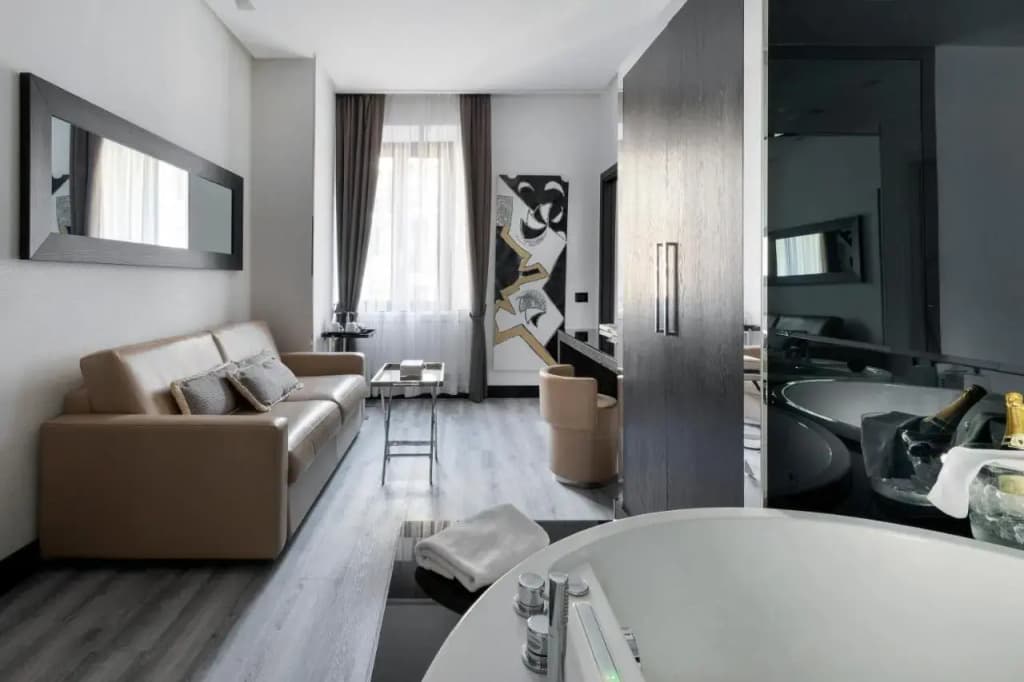 LHP Hotel Napoleon - photo 36