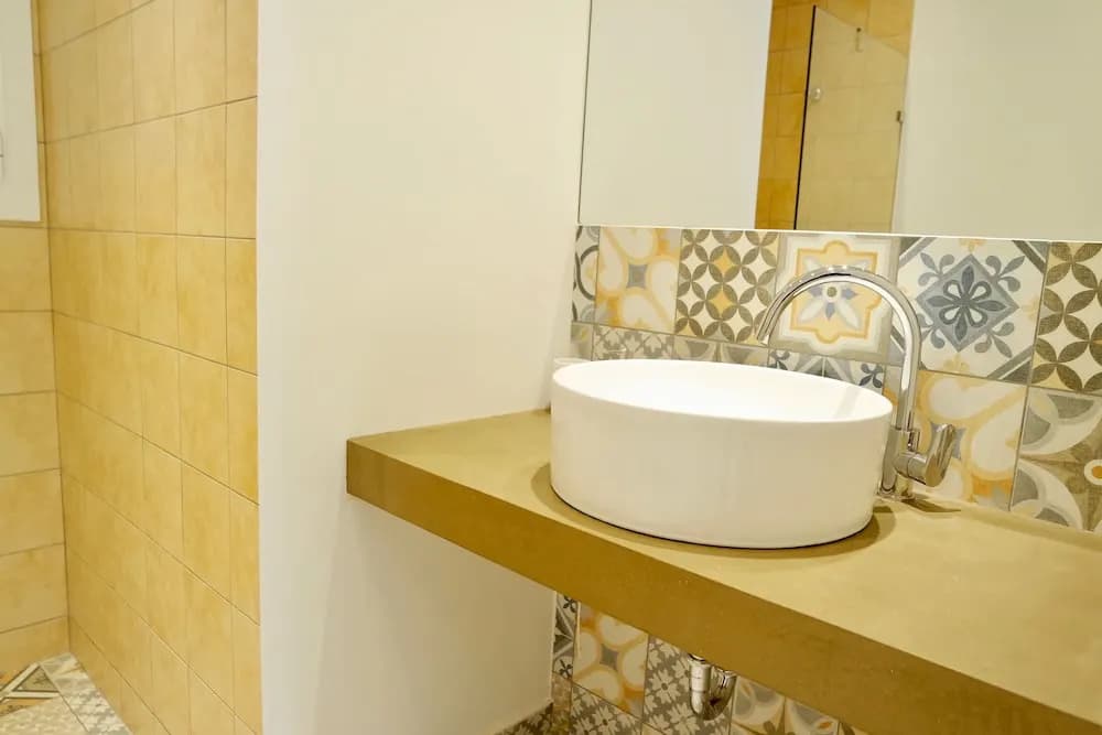 Hilton Hotel Area-Renovated Apt in Central Area - photo 6