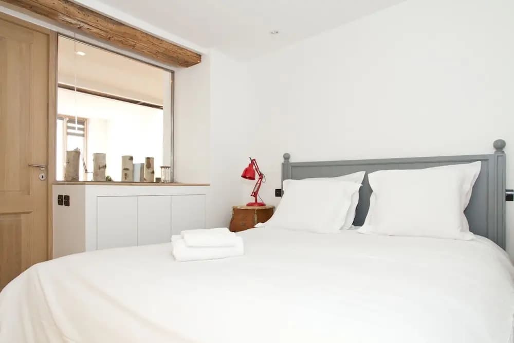 St. Germain des Pres Mabillon Apartment - photo 4