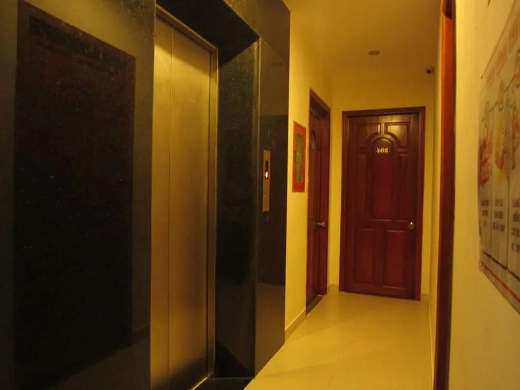 Green Ruby Hotel - photo 13