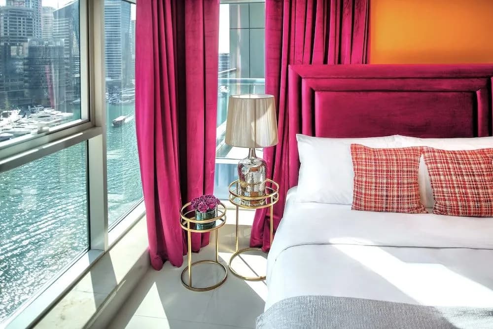 Luxury Staycation Continental Tower - photo 2