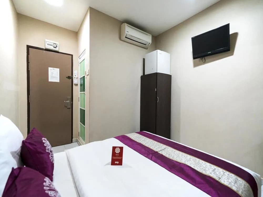 OYO 191 ML Inn Hotel - photo 7