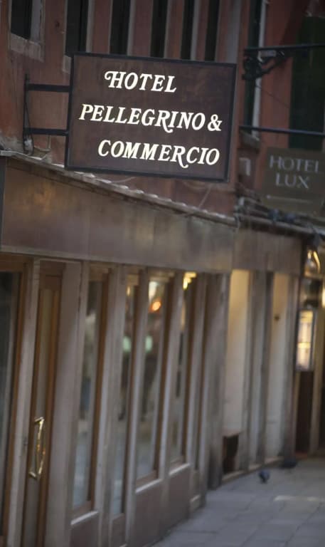 Albergo Commercio e Pellegrino - photo 1
