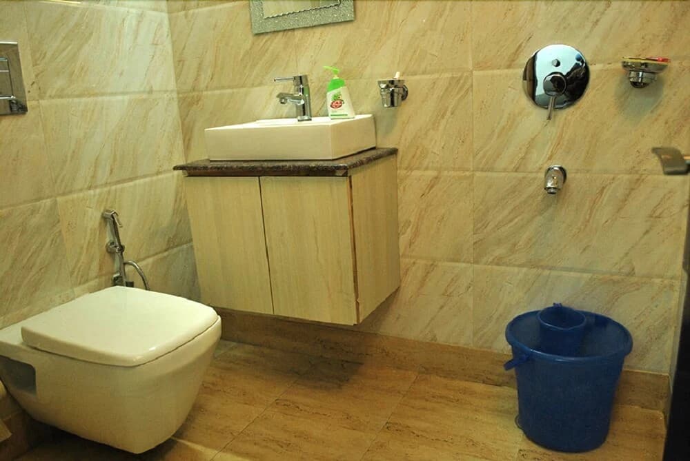BIR Home Stay - photo 10