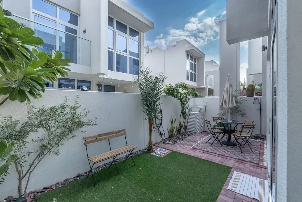 Modern Villa in Damac Hills 2 With Waterpark Access - photo 16