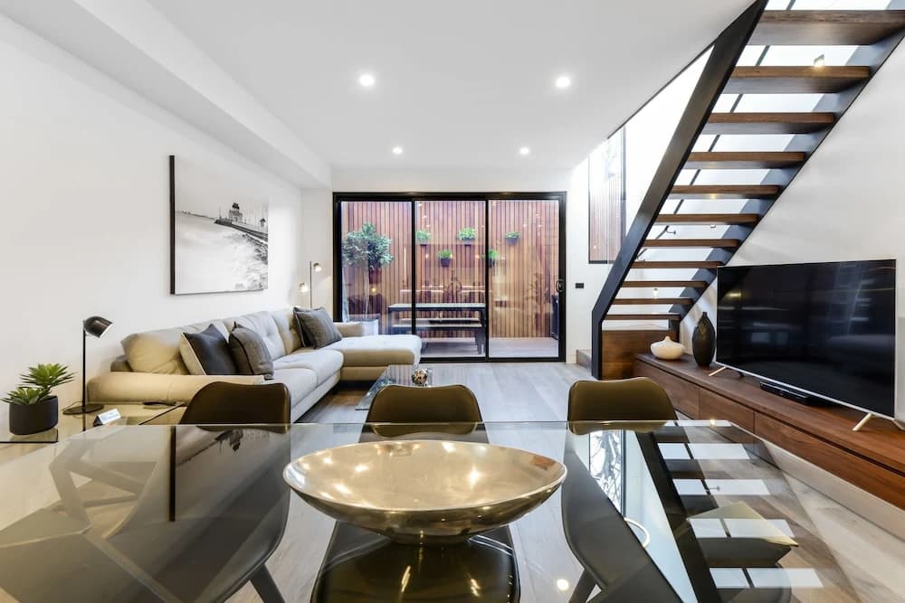 Boutique Stays - County Down, Port Melbourne - photo 3