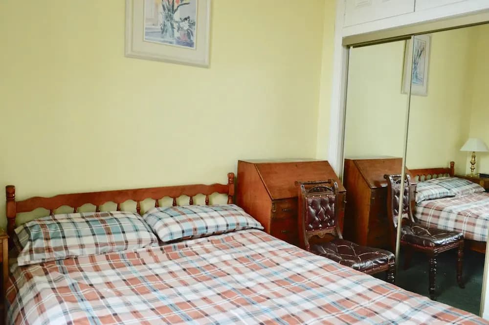 Period Flat With Parking & Arthurs Seat Views - photo 2