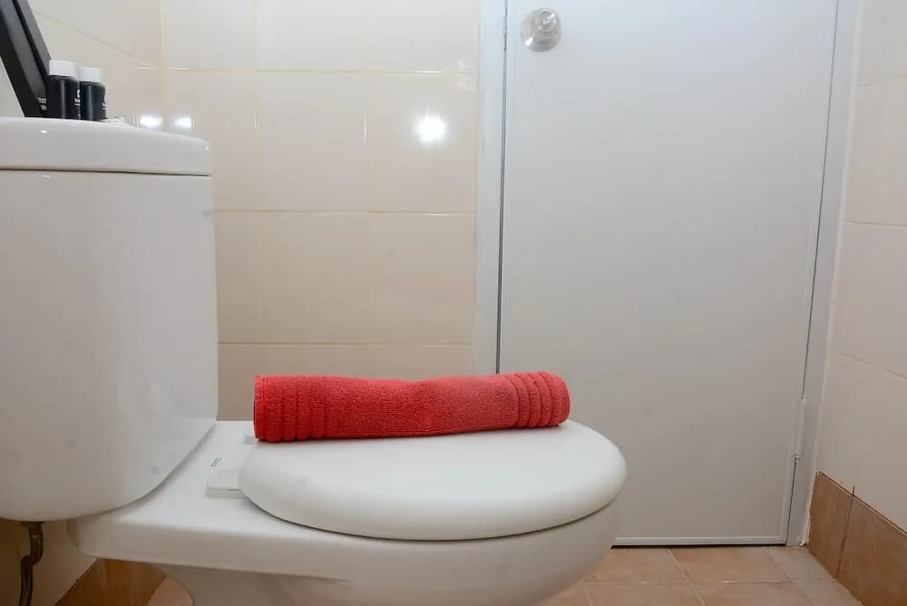 2BR Comfy Bassura City Apartment - photo 8