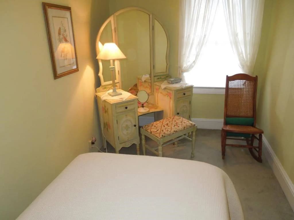 Victorian Bed & Breakfast - photo 3