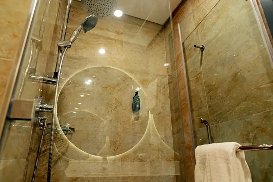 Resivation Hotel - photo 10