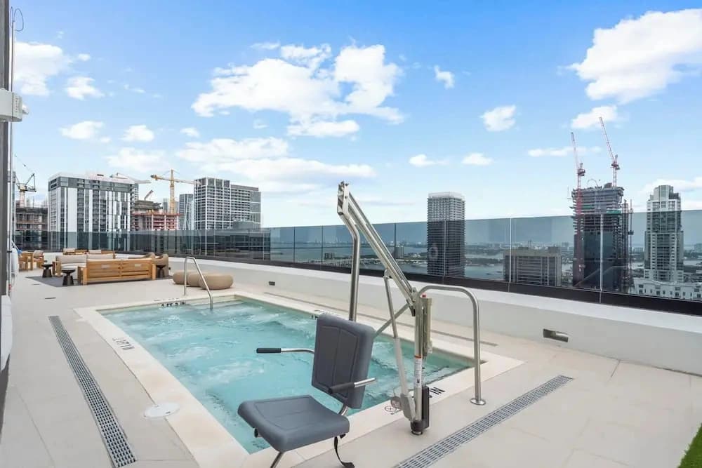 Prime Downtown Miami - photo 17
