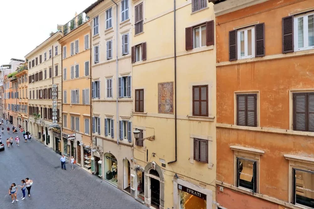 Spanish Steps Apartments - main photo