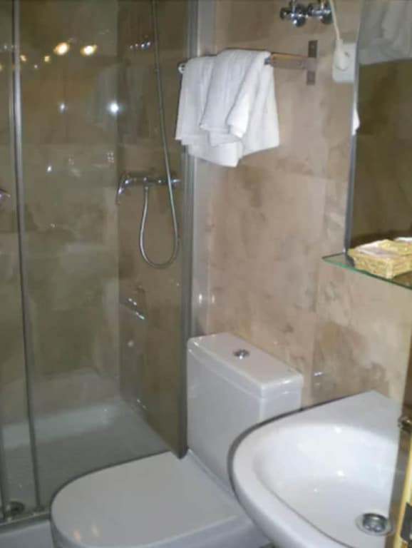 Hostal Moncloa - photo 9