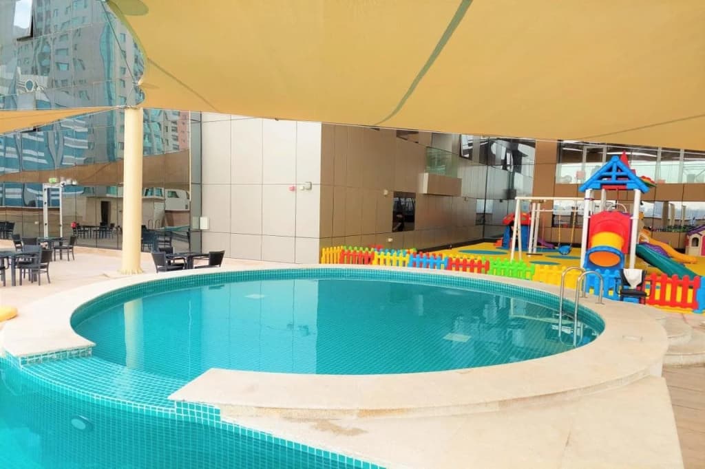 Luxe Grand Hotel Apartments - photo 16
