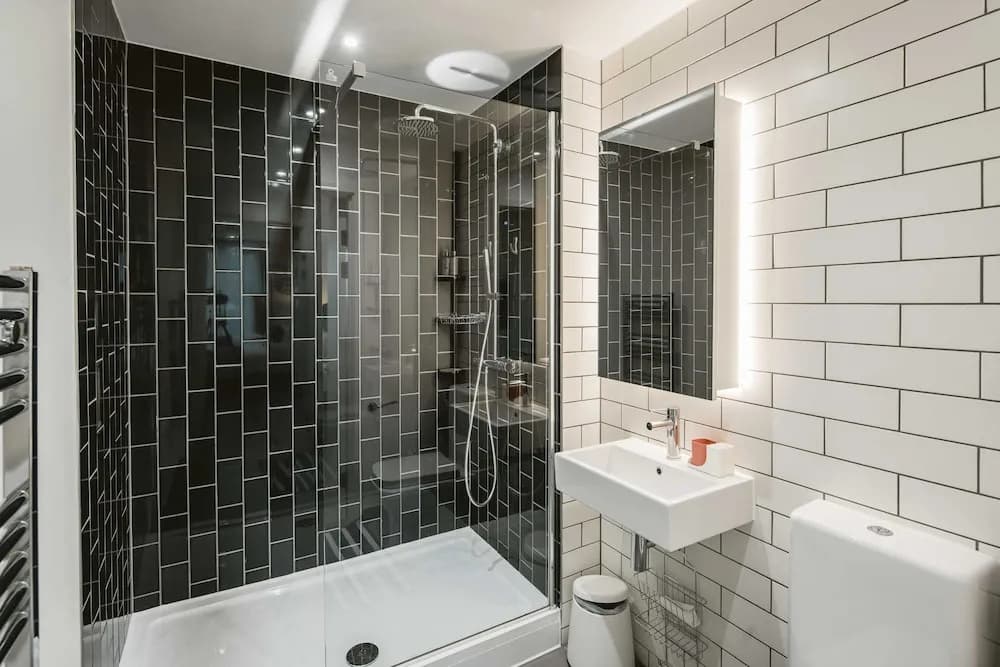 Stunning 3-bed Apartment in London - photo 8