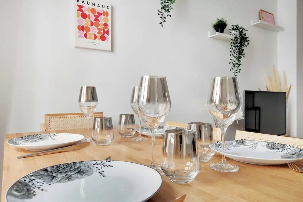 Elegant Apartment -2br/6p - Pere Lachaise - photo 14