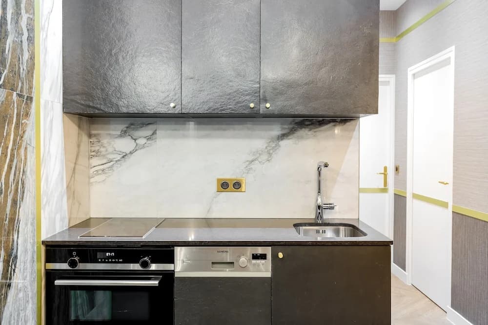 Luxury 2 Bedroom 2 Bathroom With AC -Eiffel Tower - photo 16