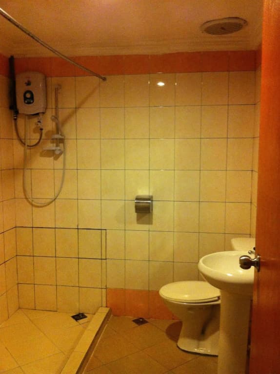 Seri Borneo Hotel - photo 8