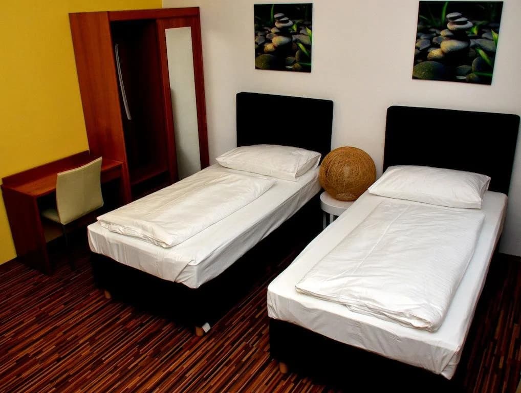 Early Bird Budget Hotel - photo 3