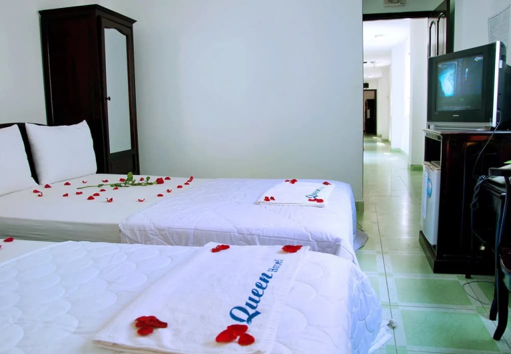 Queen Hotel - photo 5