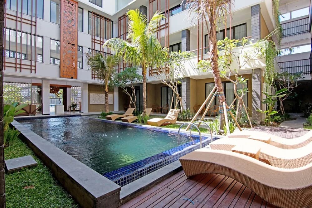 Seminyak Lagoon All Suites Hotel - photo 11