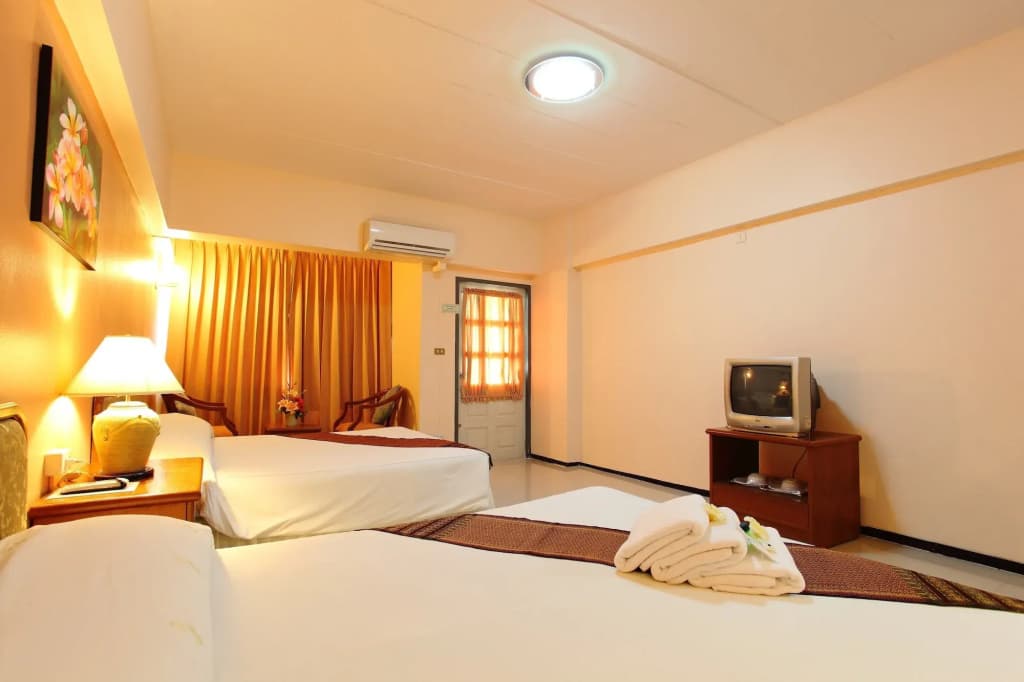 Regent Ramkhamhaeng and Apartment - photo 2