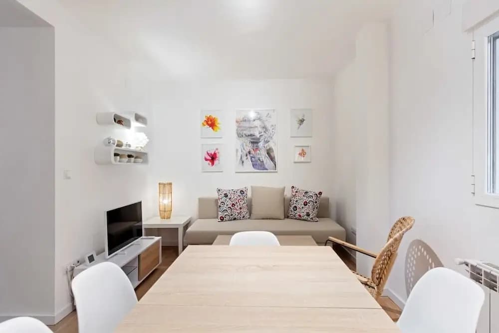 Bright & Modern Two Bed Apartment in Madrid - photo 13