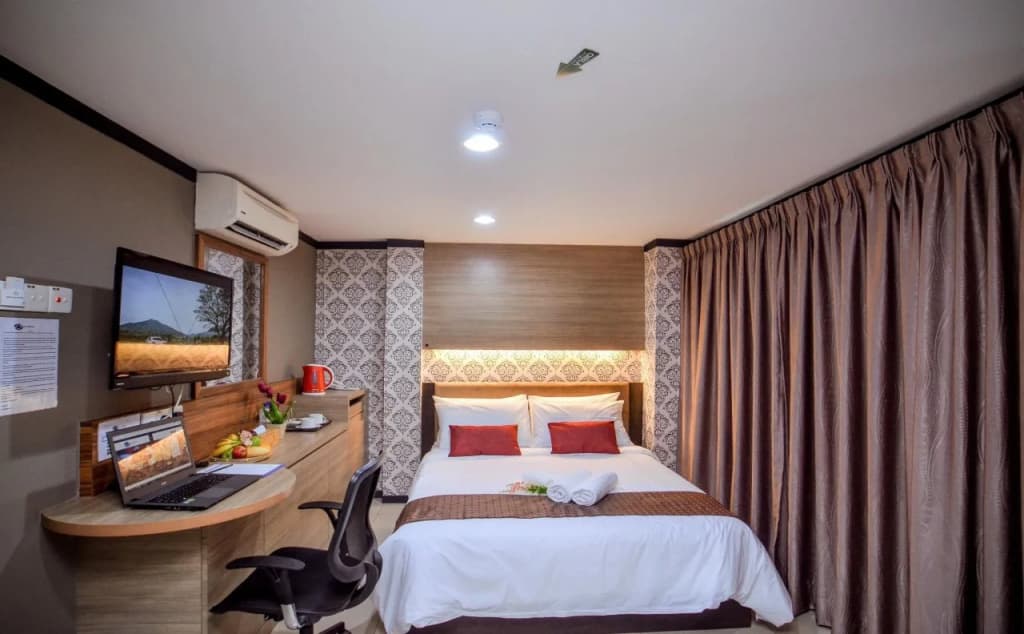 One Enigma Hotel - photo 5