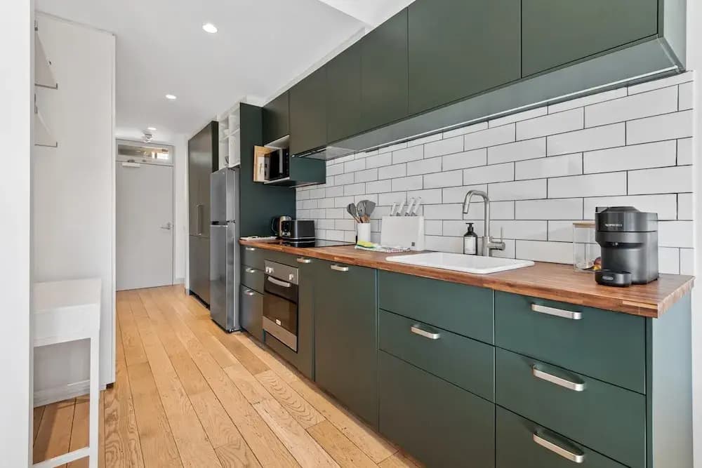 Chic 2-bed Apartment in Vibrant St Kilda - photo 12