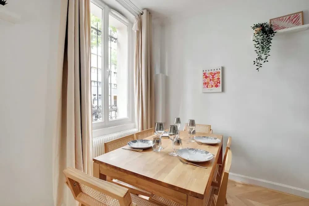 Elegant Apartment -2br/6p - Pere Lachaise - photo 15