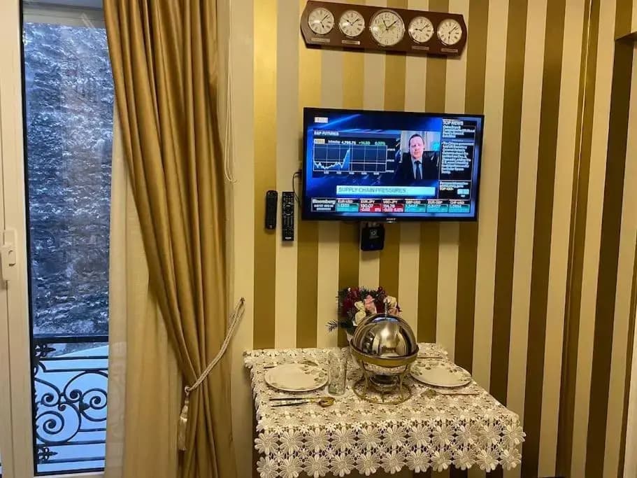 Renovated 23 2br 6p Champs Elysees-Arc de Triomphe - photo 2