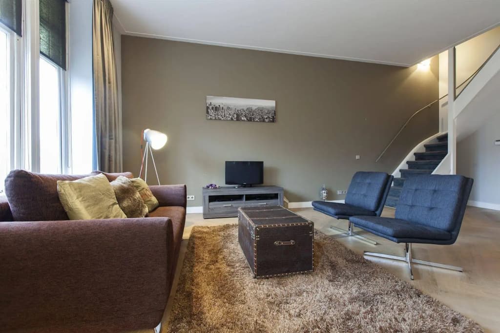 Laura Apartments - photo 1