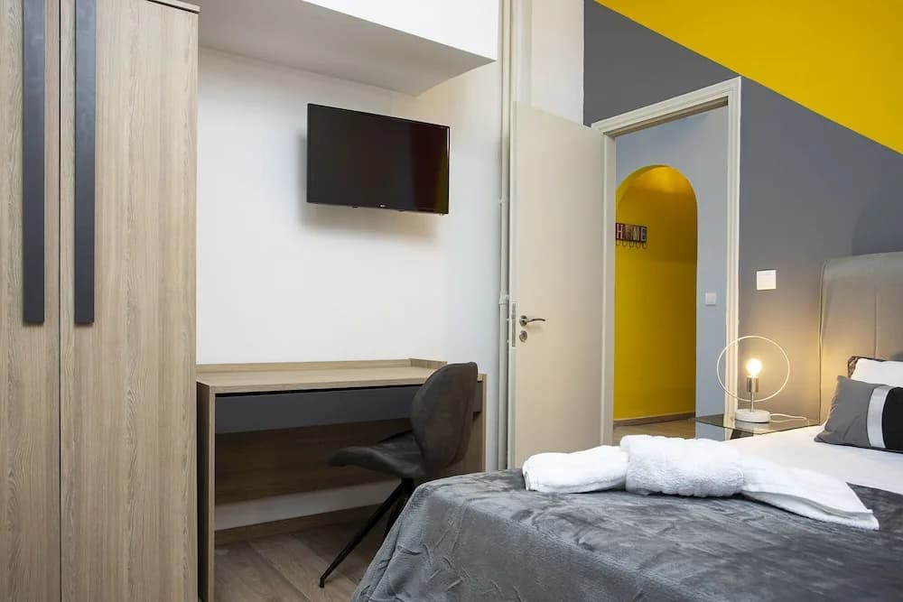 Intimate classy studio in Athens - photo 1