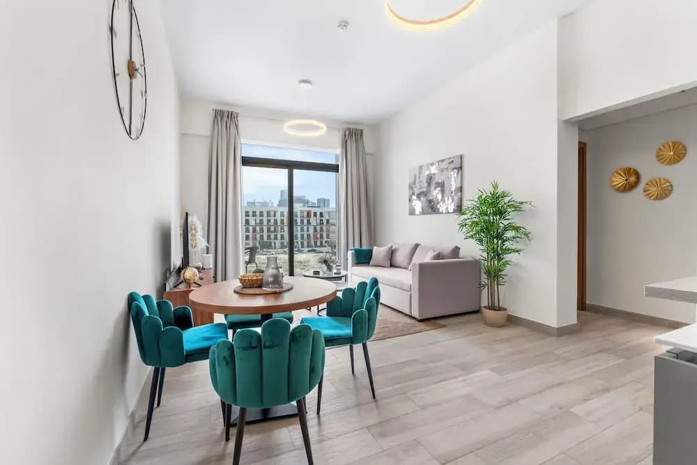 Waves - Stylish 1BR in JVC with Balcony & Pool - photo 2