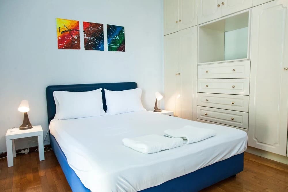 Brand new apt in central Athens - photo 2