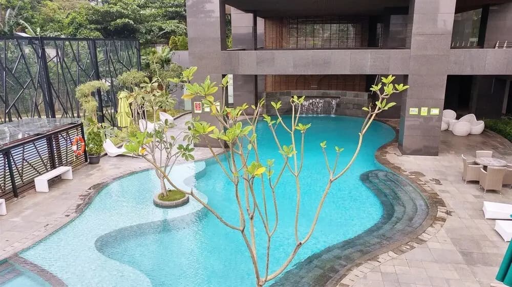 Direct Pool Access Lavenue Apartment - photo 11