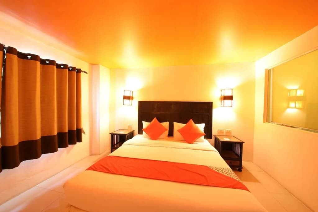 OYO 126 Patong Station House Hotel - photo 4