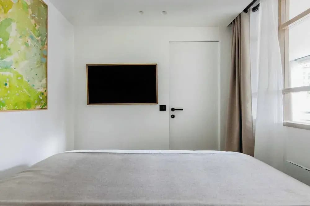 Magnificent Apartment -1br-4p- Canal Saint-martin - photo 3