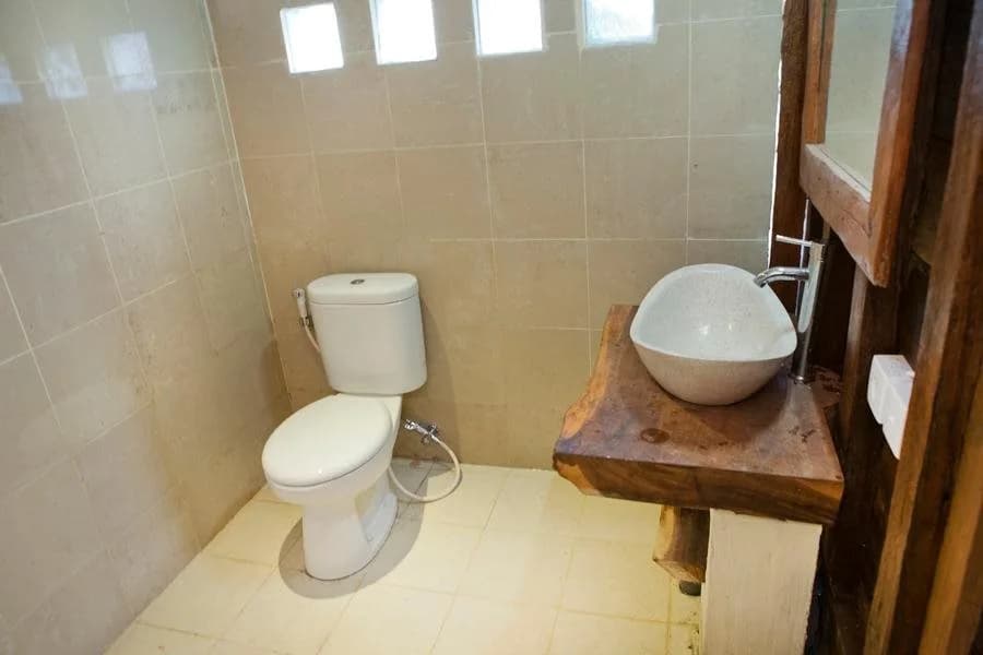 Oka's Homestay - photo 8