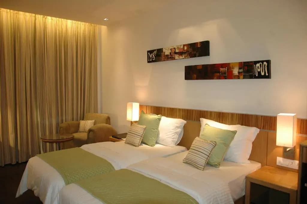 Shervani Hotel Nehru Place - photo 25