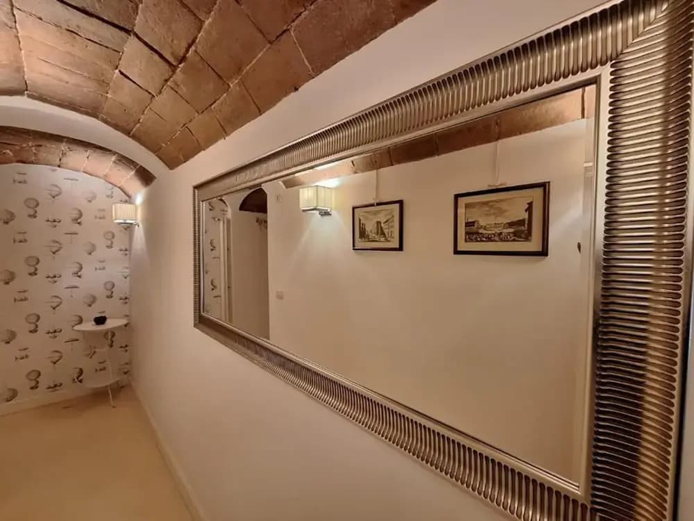 Cozy & Charming Florentine Hideaway - photo 9