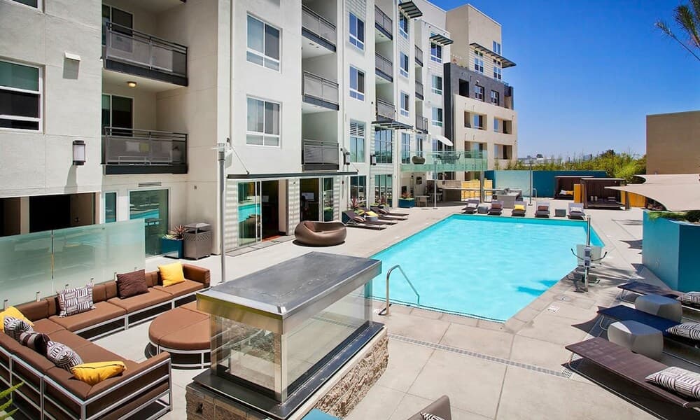 Mid-century W Pool GYM Parking 10 Min to Cedars - photo 14
