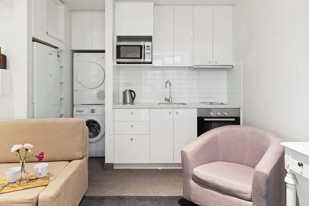 A Cozy CBD Studio Near Melbourne Central - photo 11